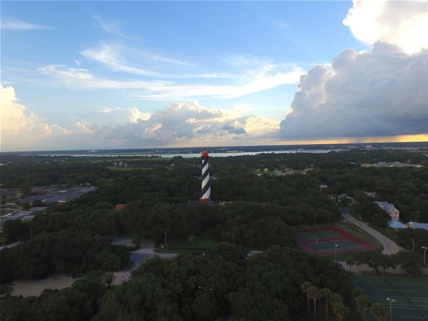 Oceans 90 - 3 Br Condo