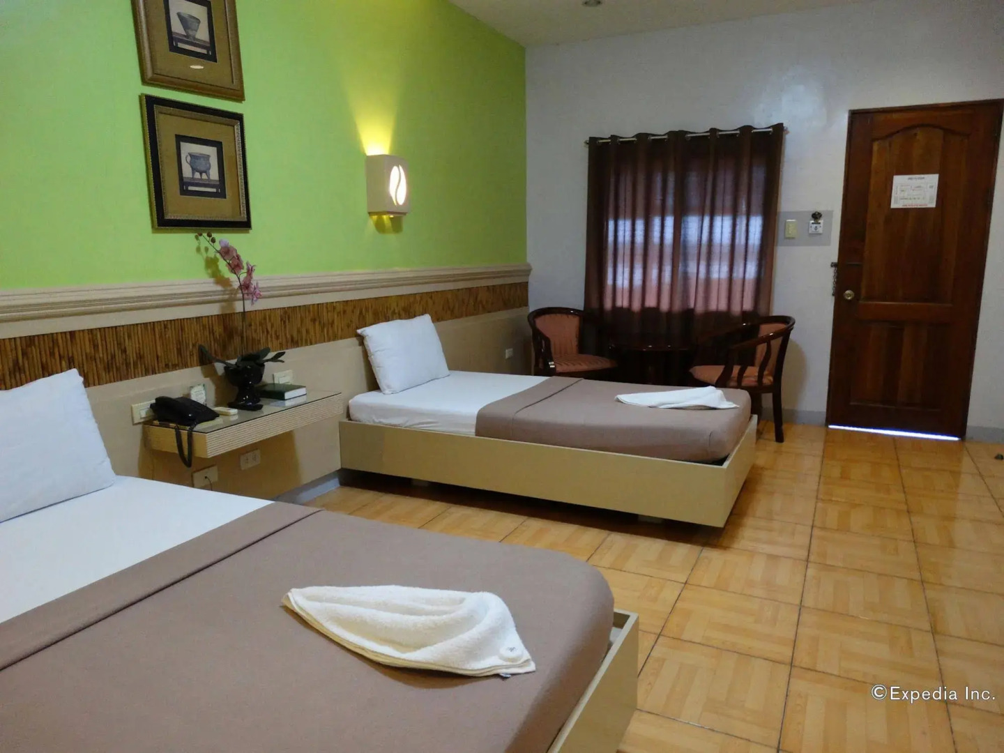 Sun Avenue Tourist Inn & Cafe