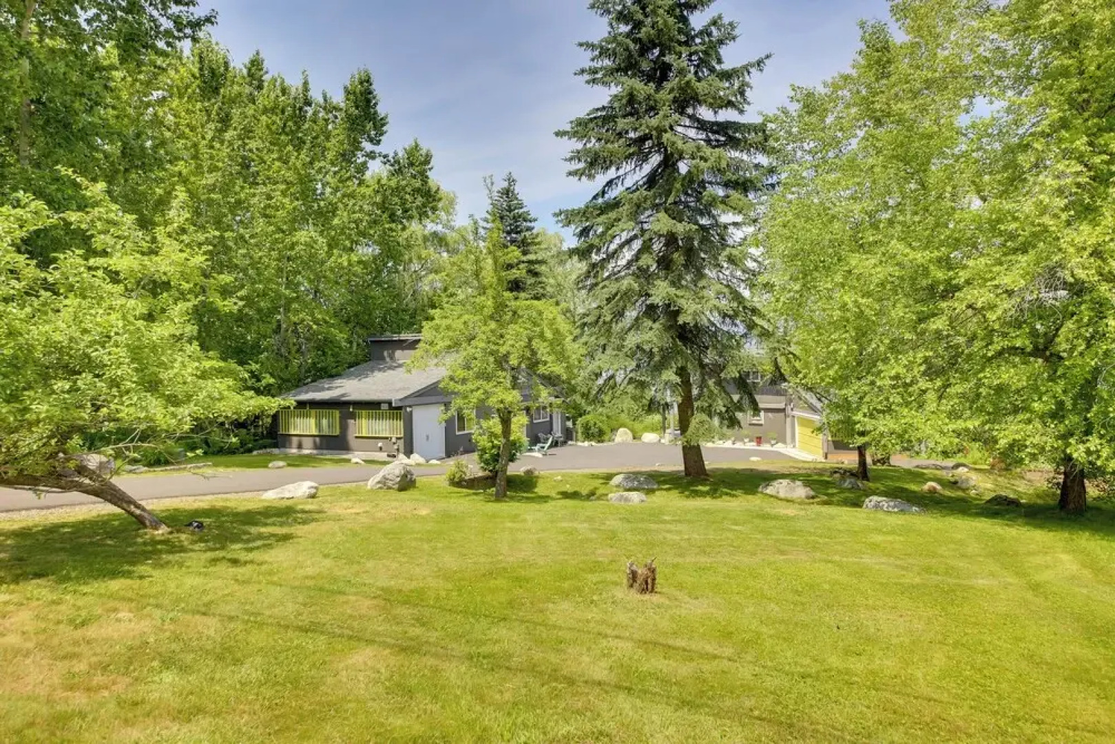 ~14 Mi to Schweitzer Mtn: Lakefront Home