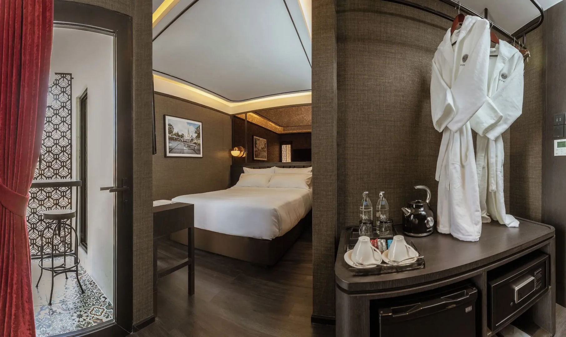 The Gravitique Hotel Khaosan