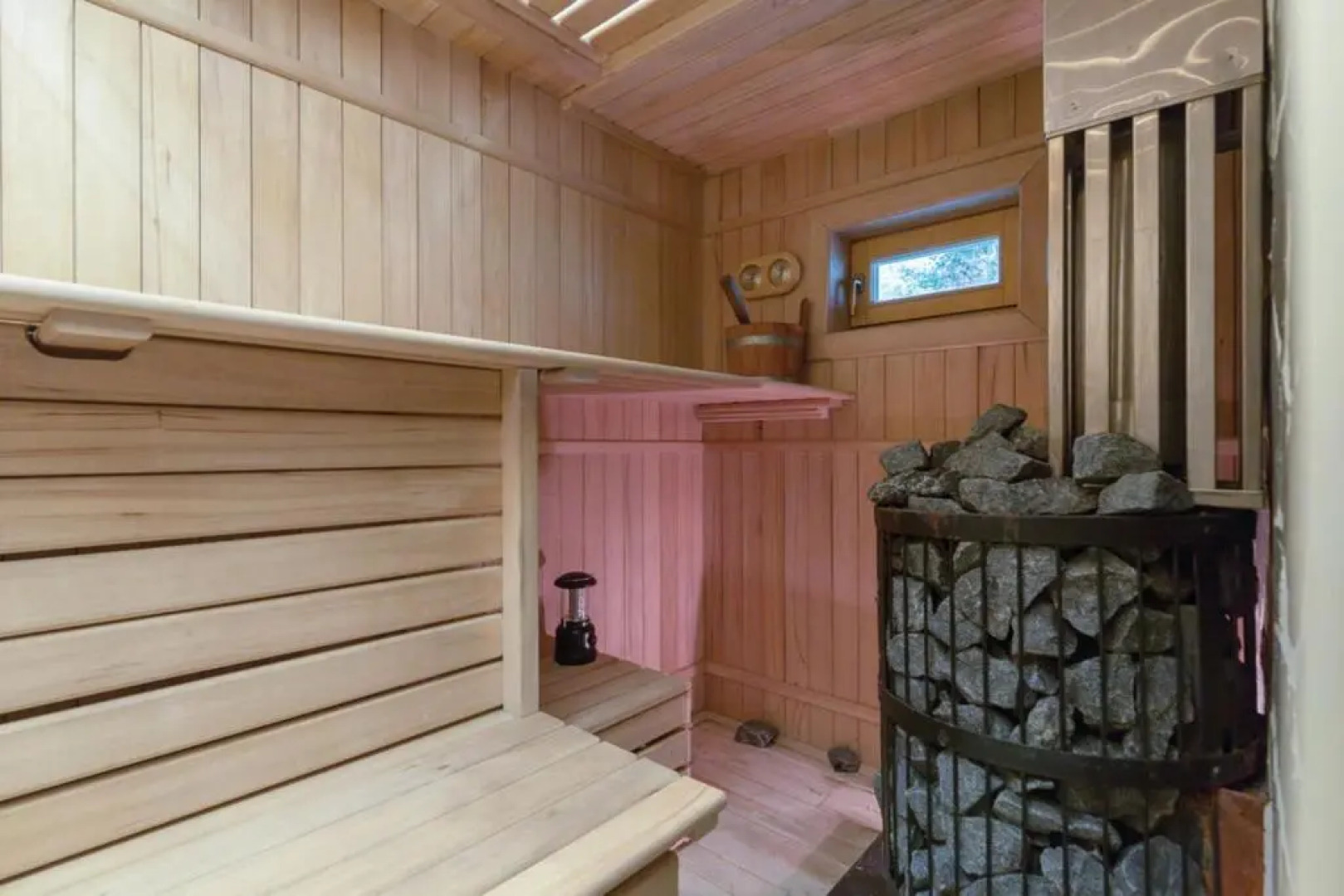 Forest Hut Podvežak With Finnish Tub