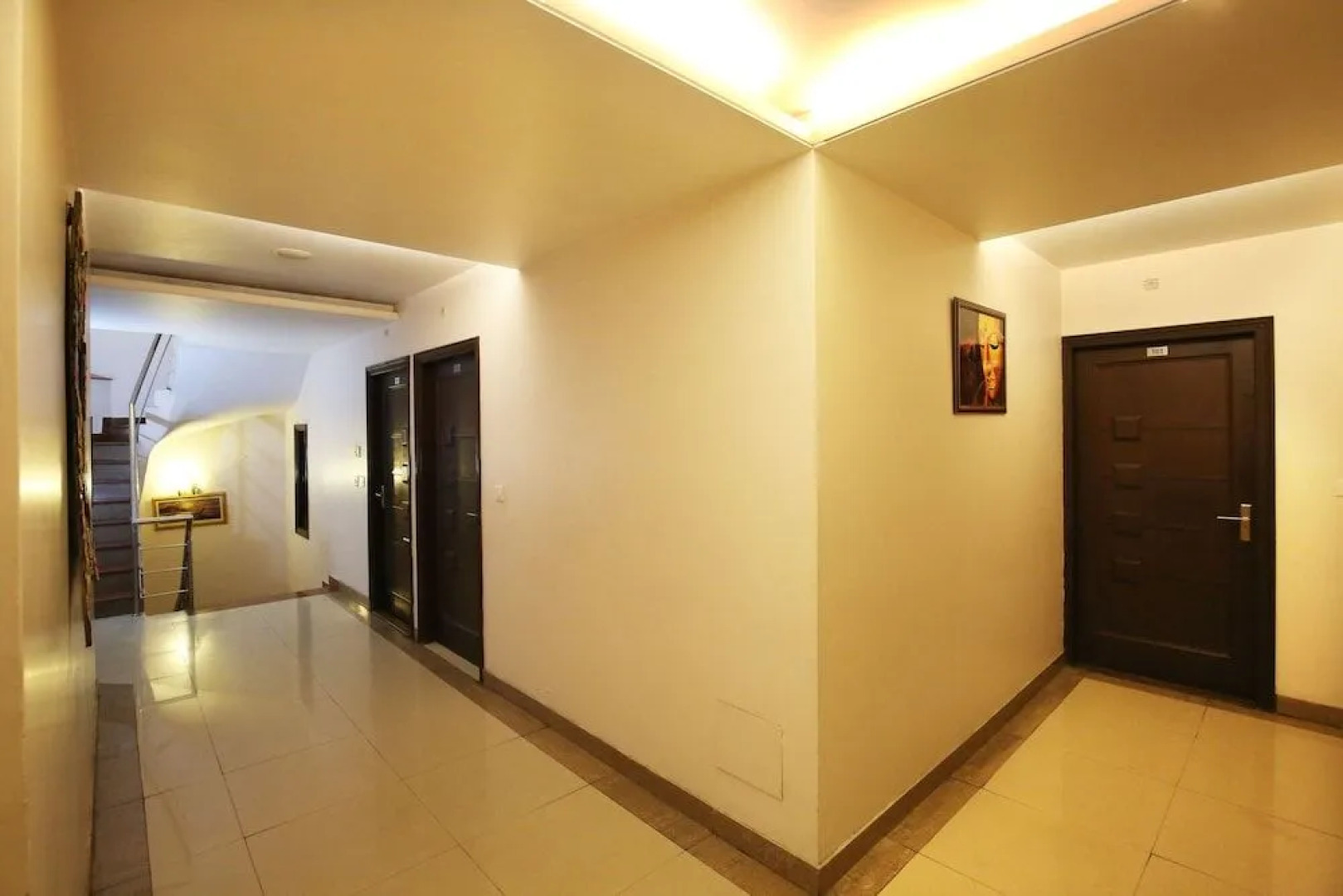 OYO Flagship 113 Golden Temple Road