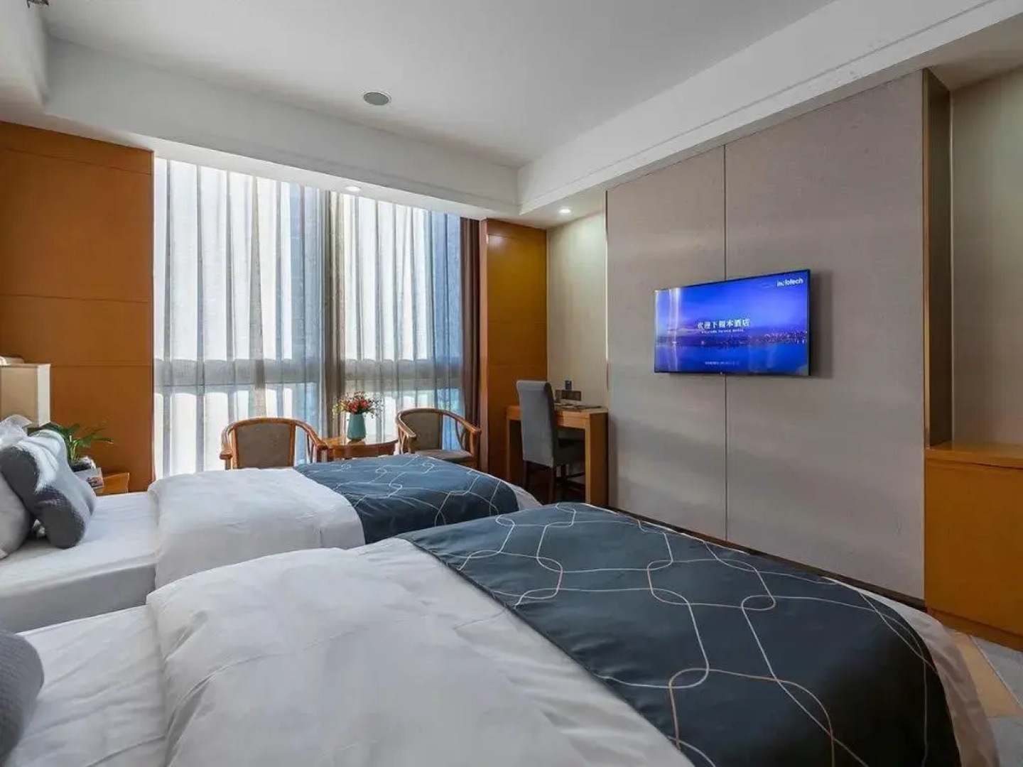 Chonpines Hotels·Caoqiao Metro Station