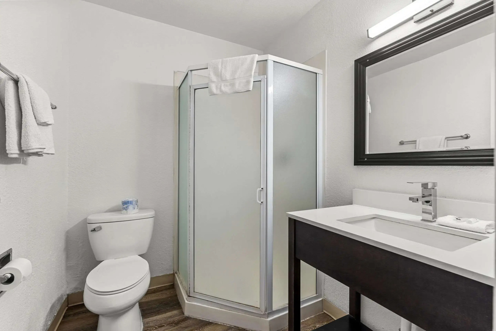 Econo Lodge Stockton near I-5 Fairgrounds