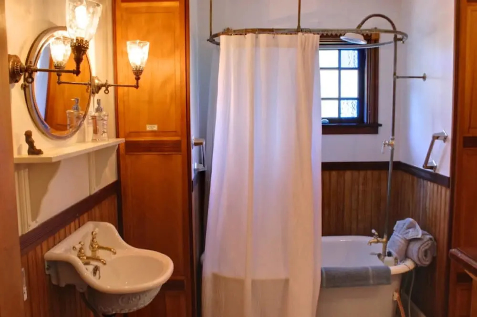 3573 Captain's Castle