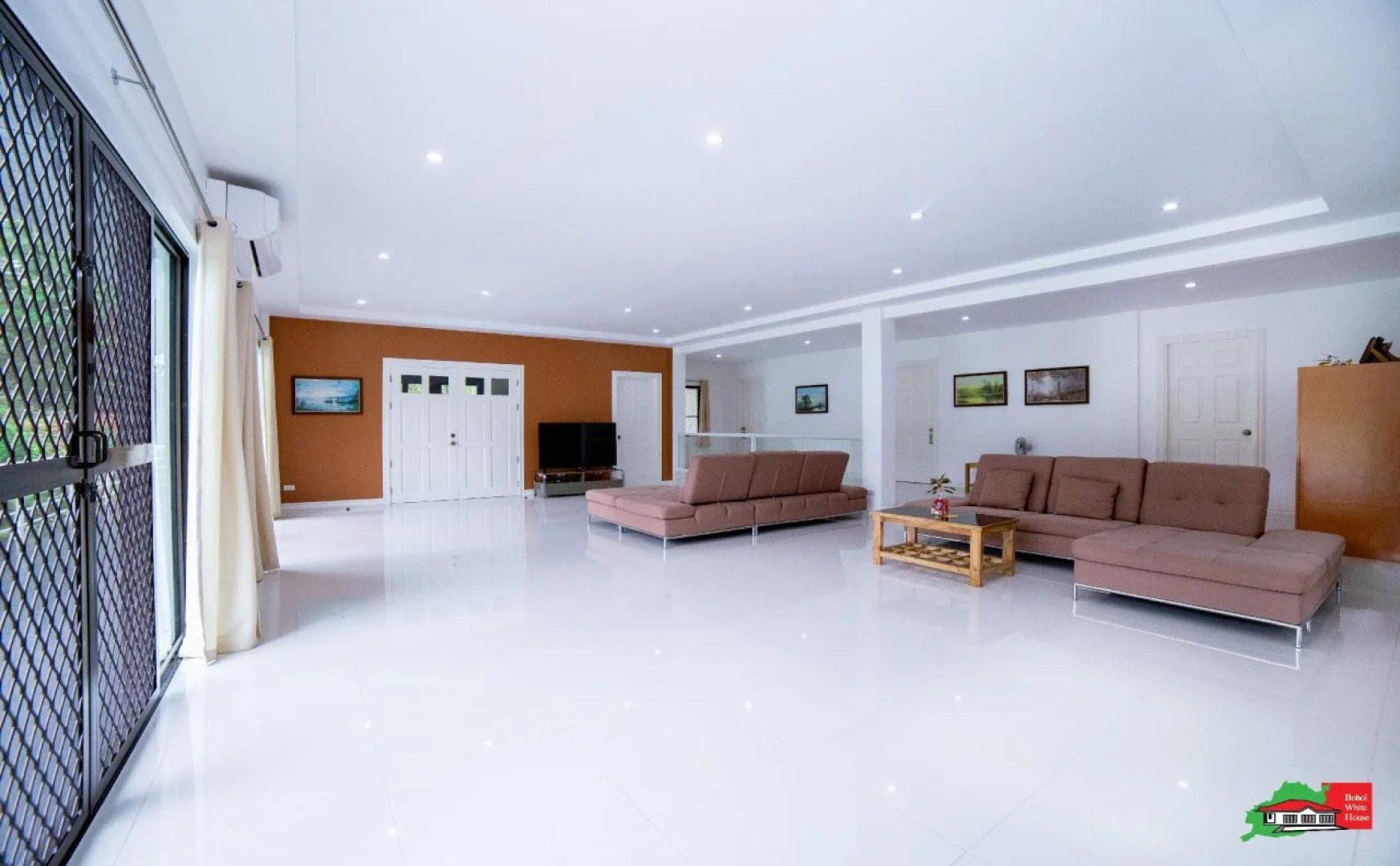 Bohol White House Bed & Breakfast