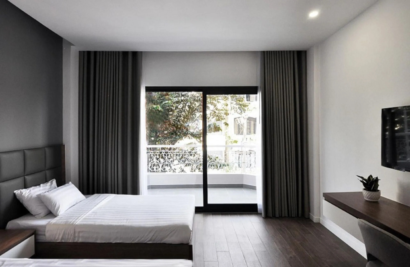 Royal Dragon Boutique Hotel