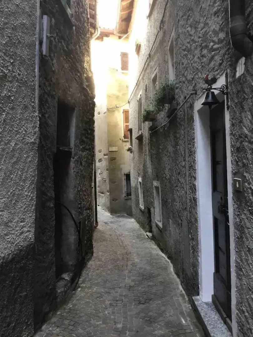 Apartment With 2 Bedrooms In Dorio With Wonderful Lake View And Wifi 20 Km From The Slopes