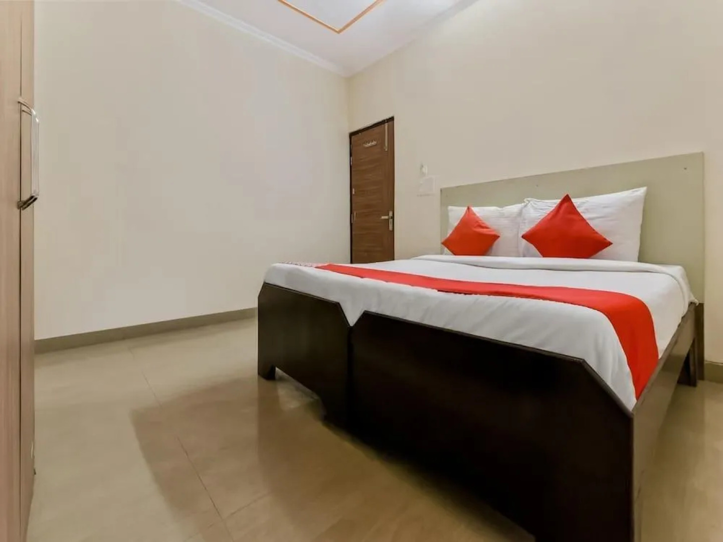OYO 16642 Flagship Hotel Mahadev