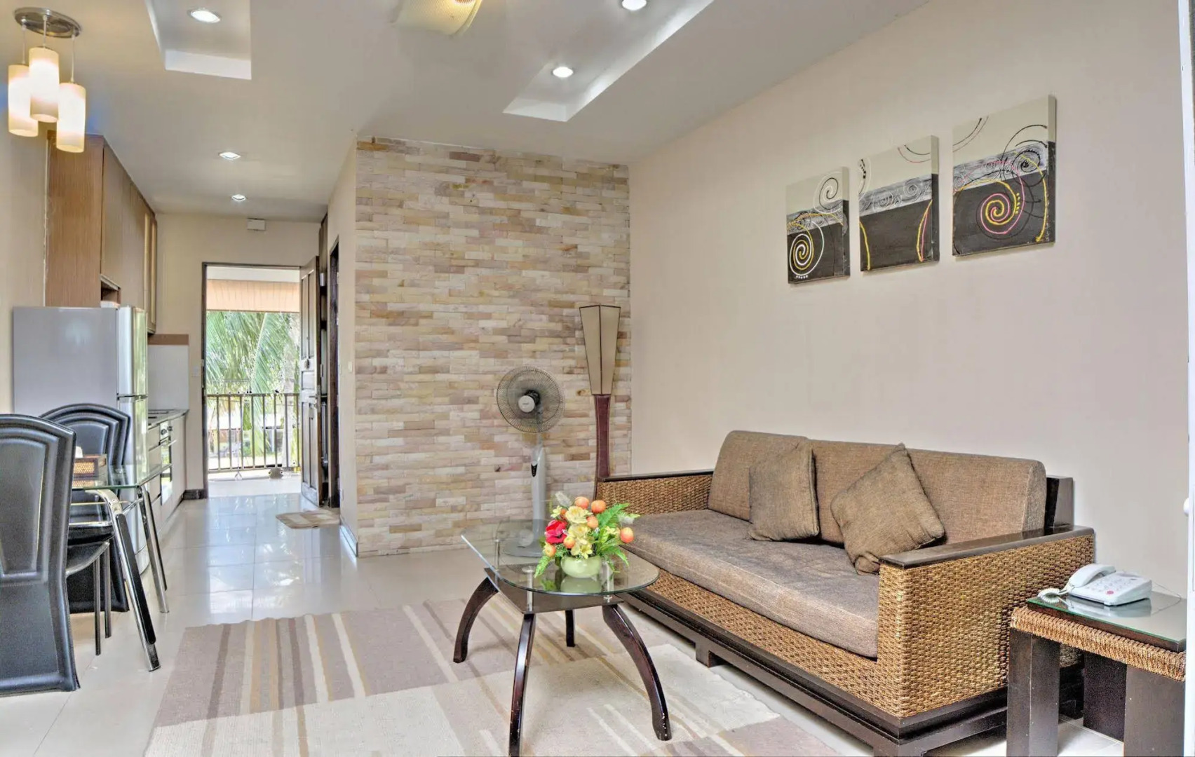 Whispering Palms Suite