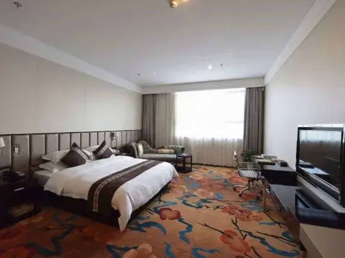 Aiman Hotel