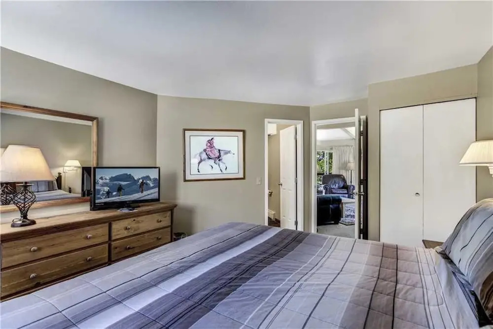 Woodbridge 19C - 2 Bedrooms Condo