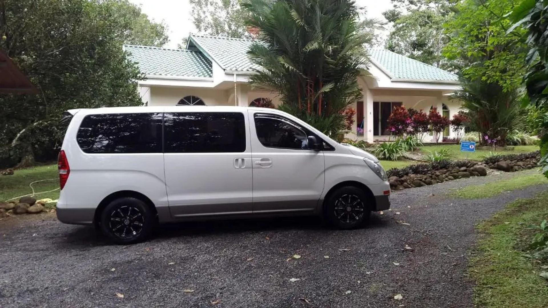 Tropical Paradise Bungalows