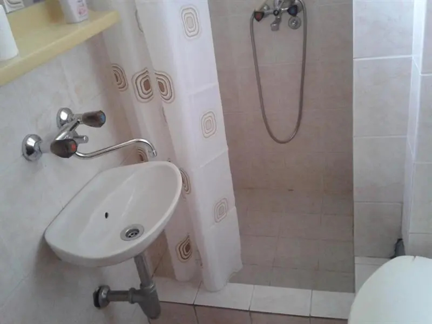 Rooms & Apartments Anka