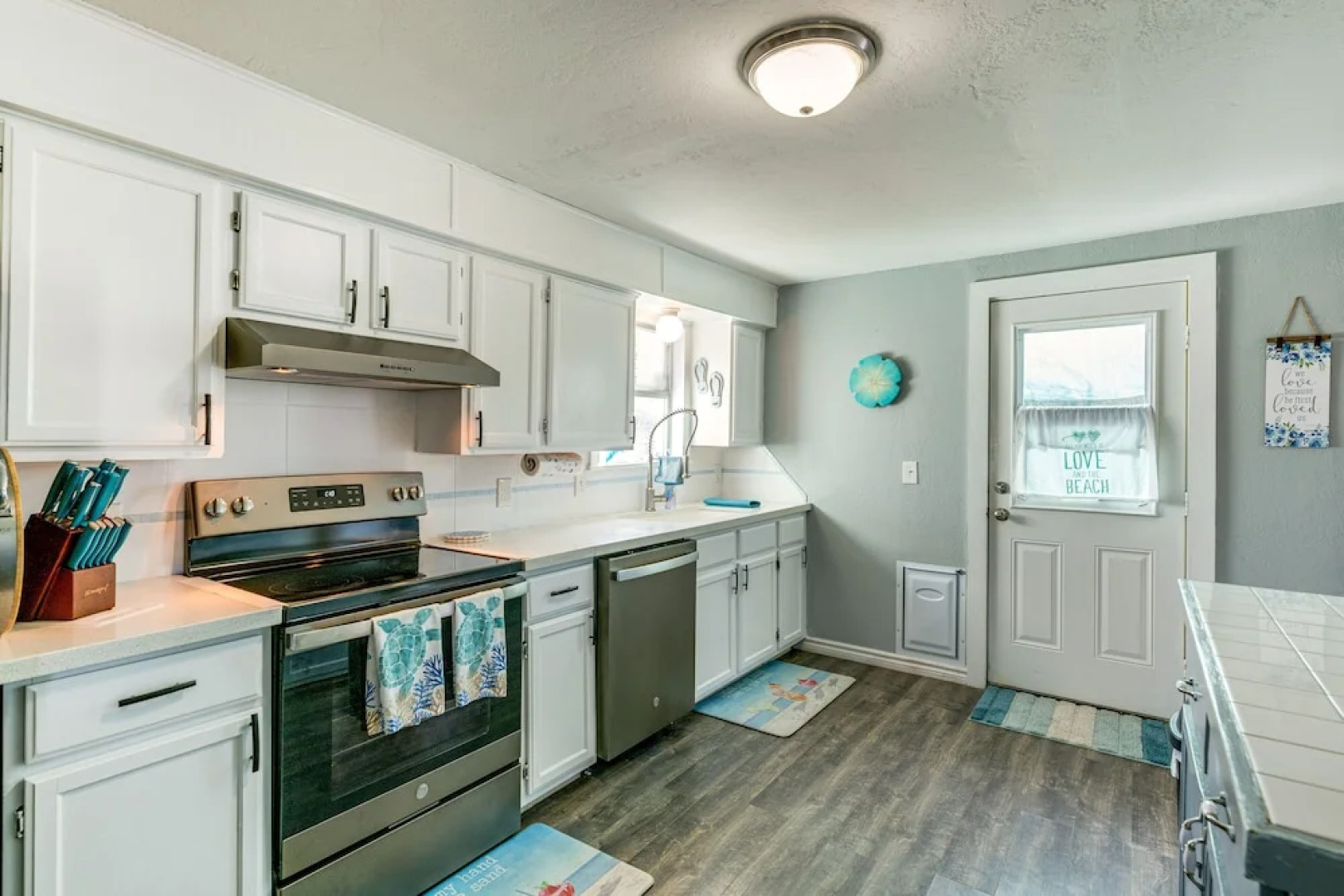 2 Mi to Redfish Bay: Aransas Pass Home w/ Fire Pit