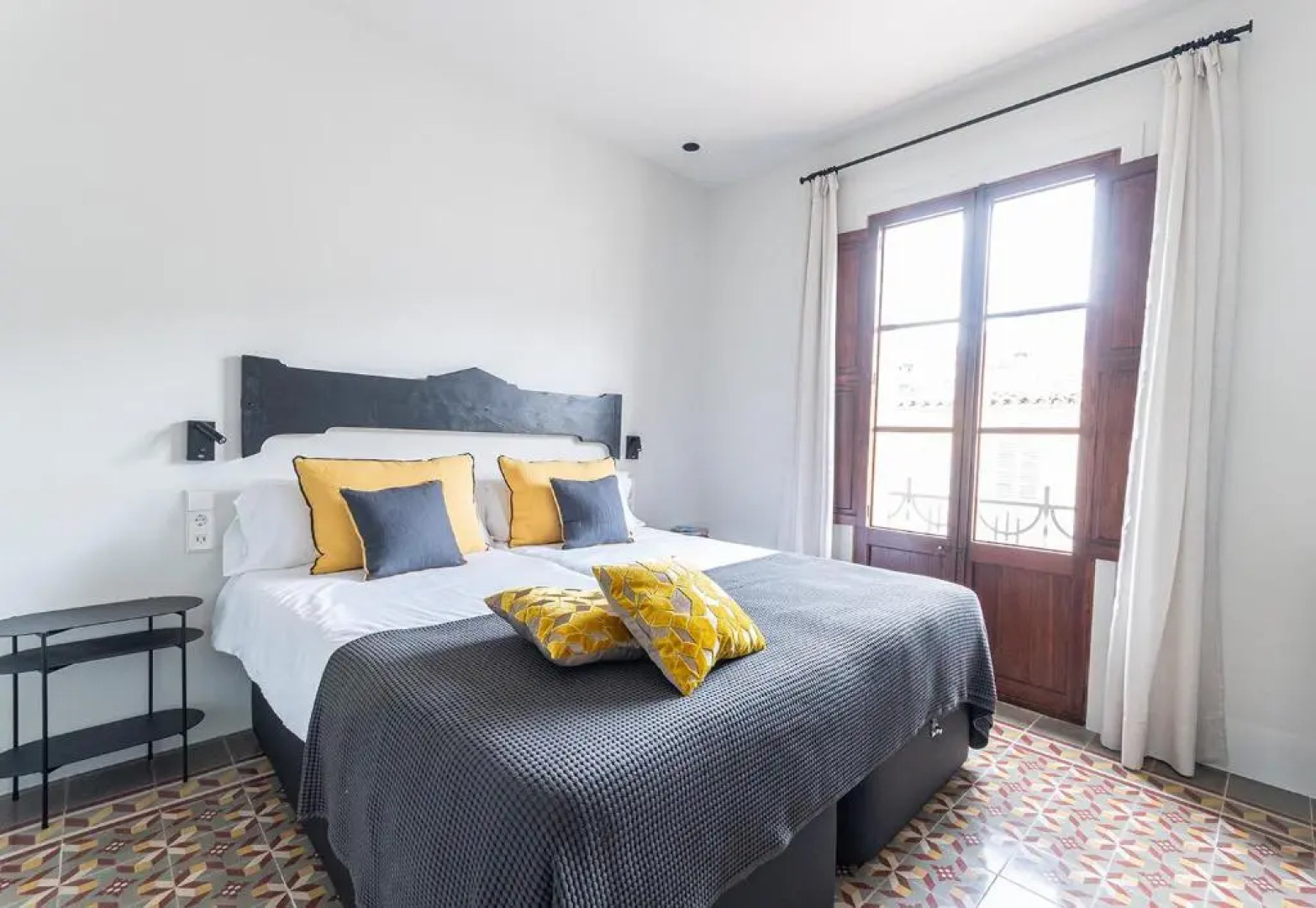 Unic, Turisme D'interior.