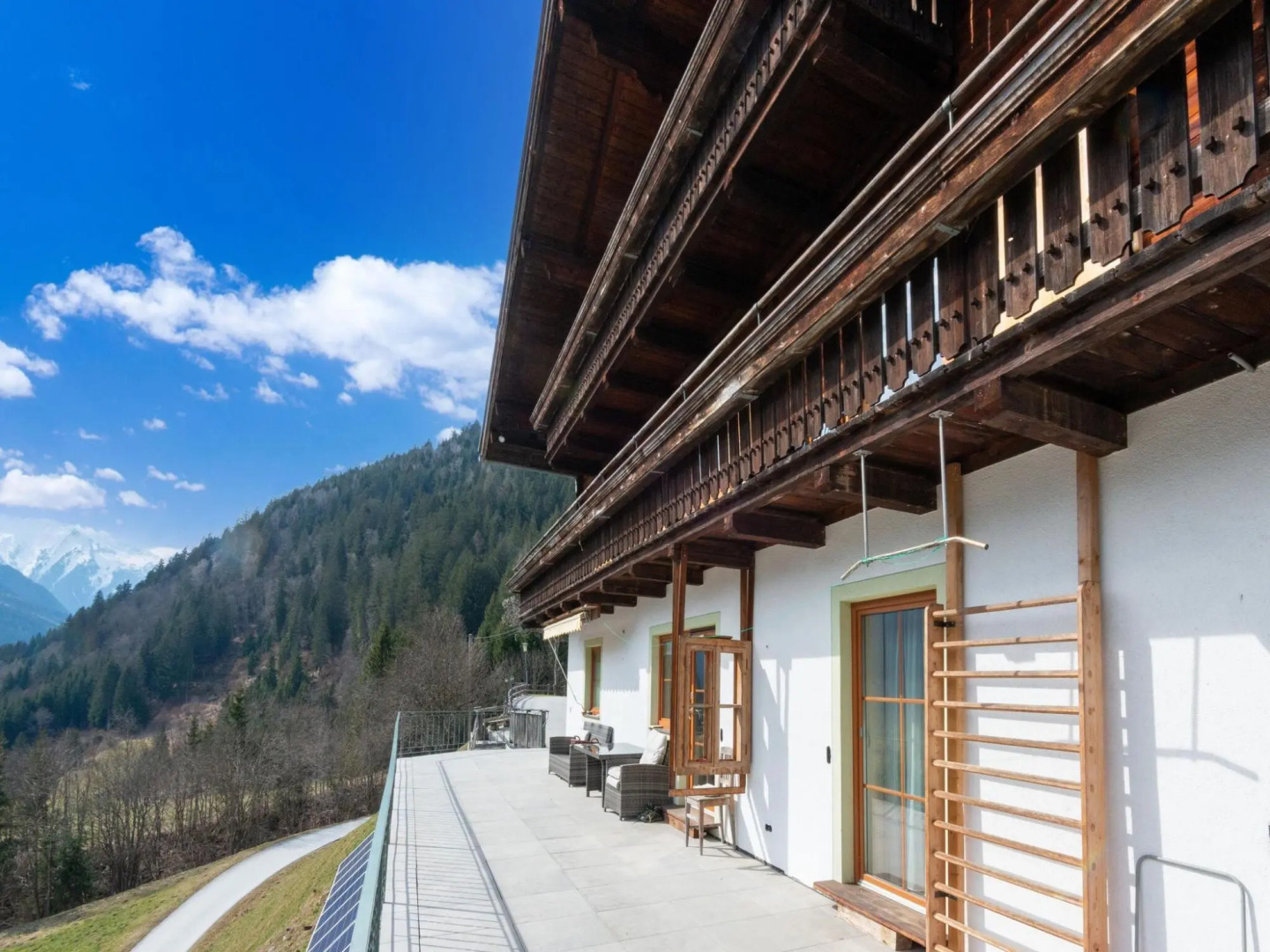 Romantic apartment in Bramberg with garden