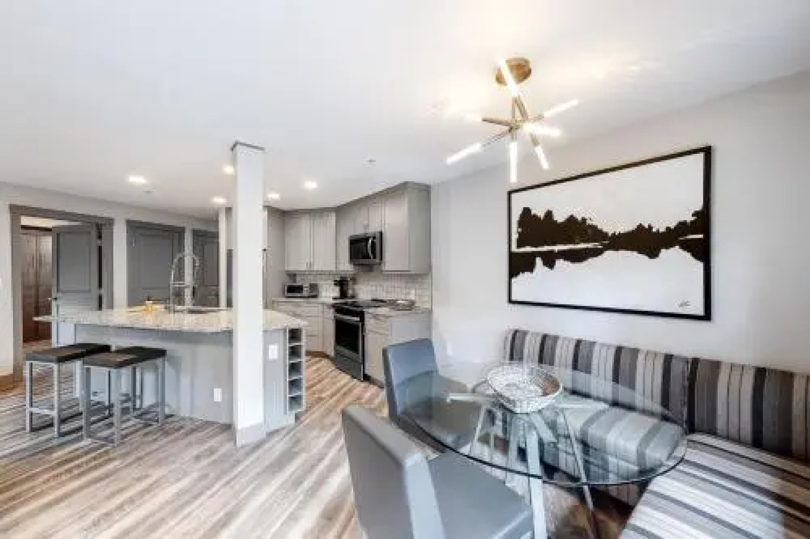 Eagle Springs East 206: White Fir Suite