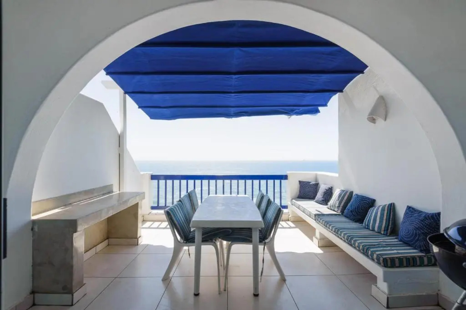 Santorini Akrotiri 28 (Family Only)