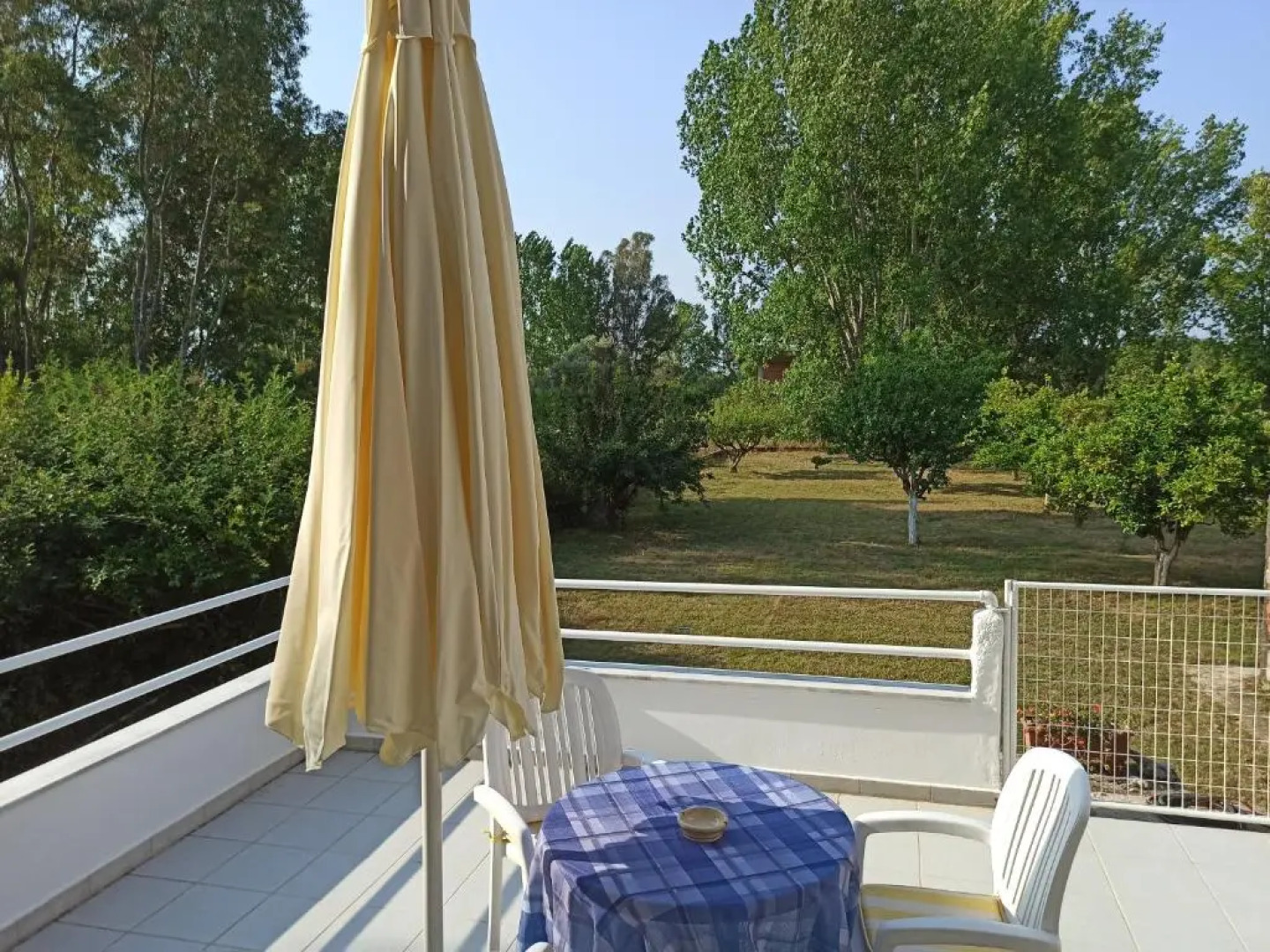 Beach House Into the Green!