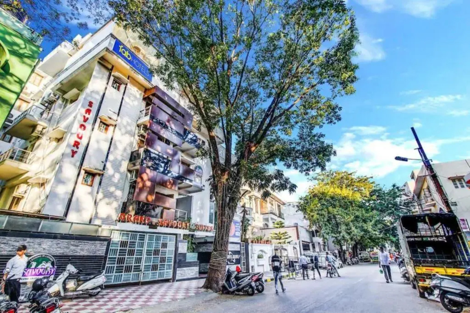 FabHotel Grand Savoury Suites