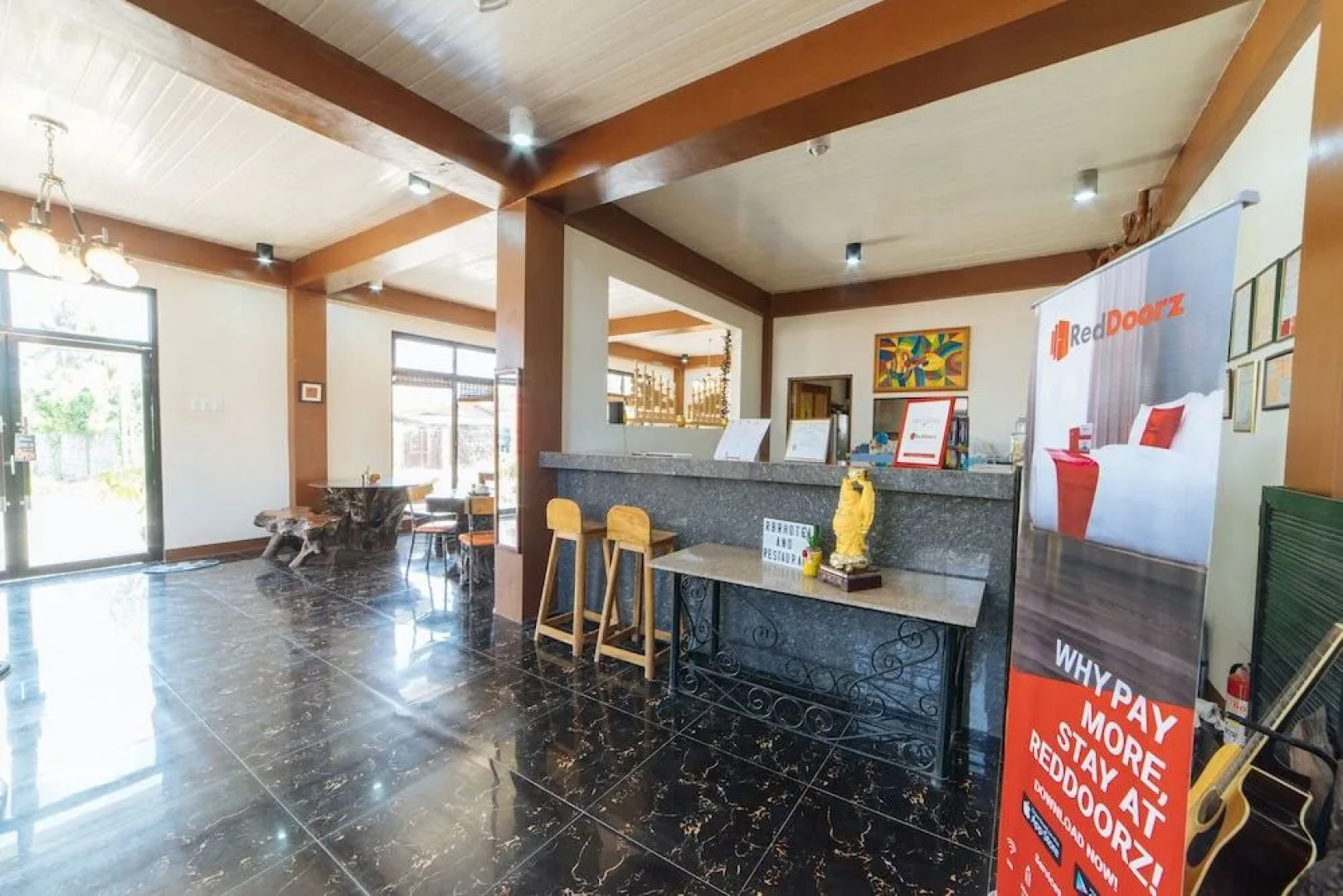 RedDoorz Near Lucap Wharf Alaminos