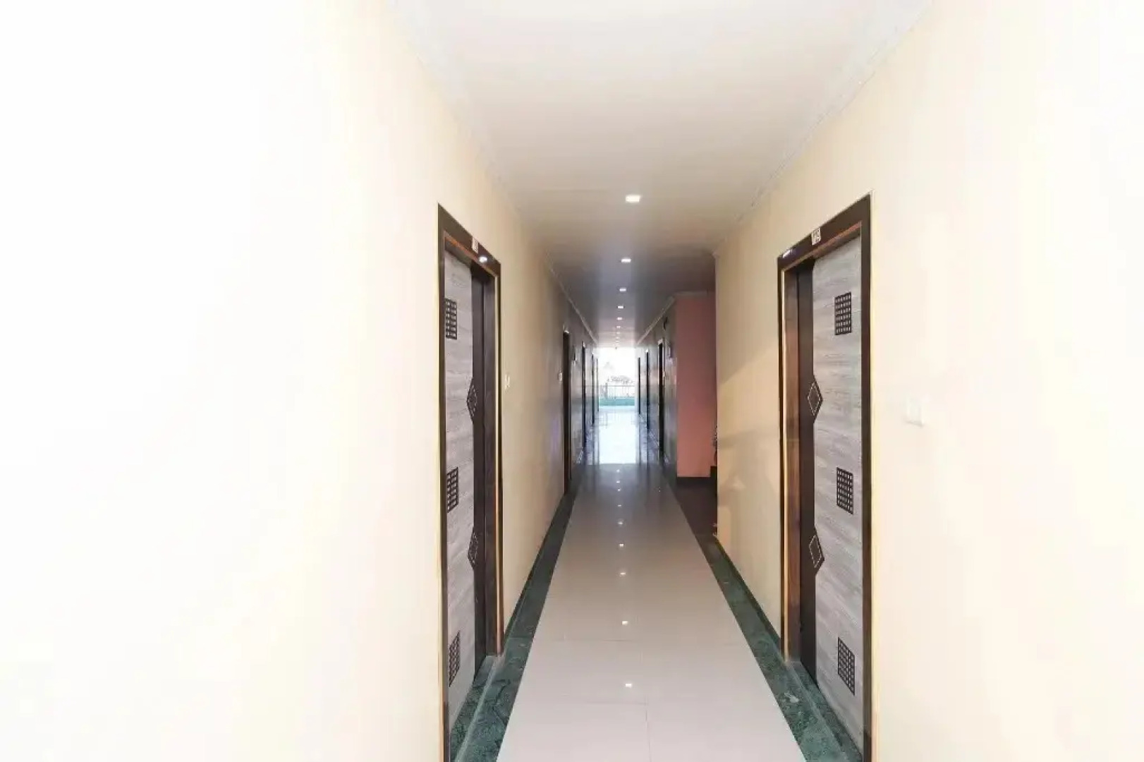 Hotel Midtown By OYO Rooms