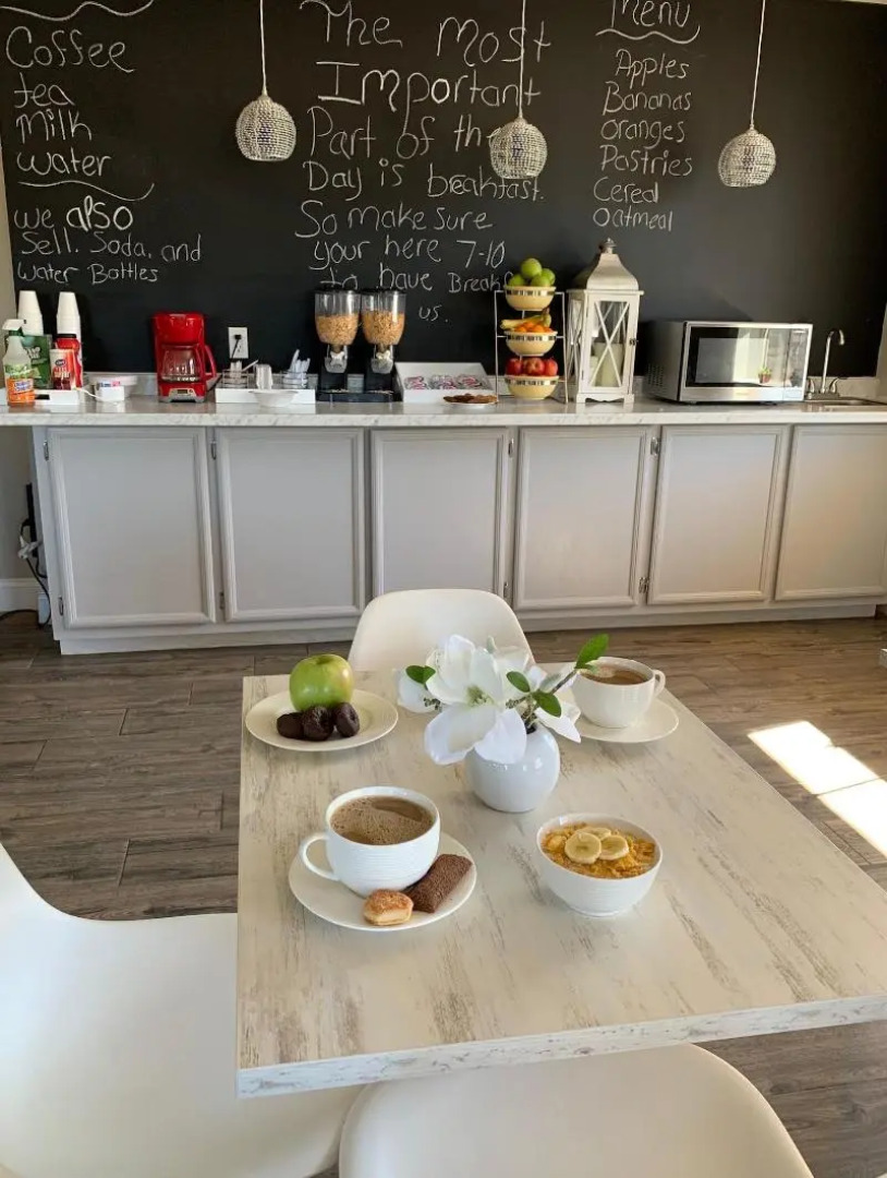 Stratus Suites - Boutique Hotel