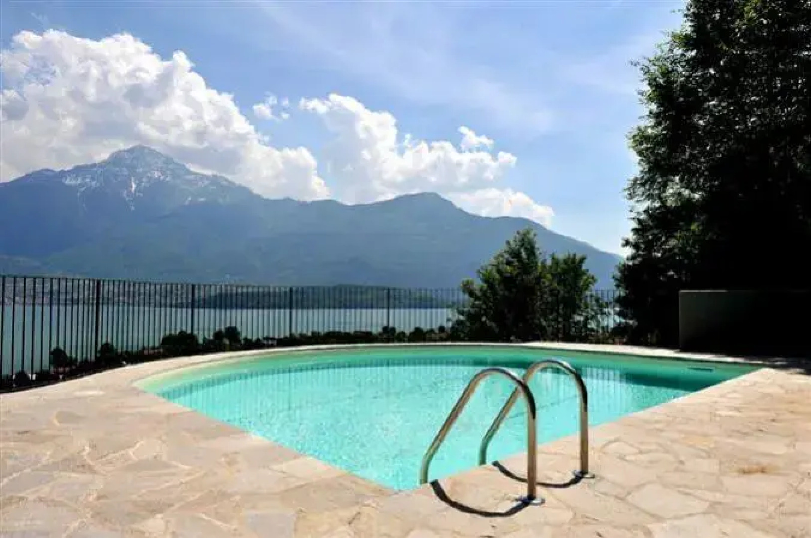 Residenza Vercana Apartments