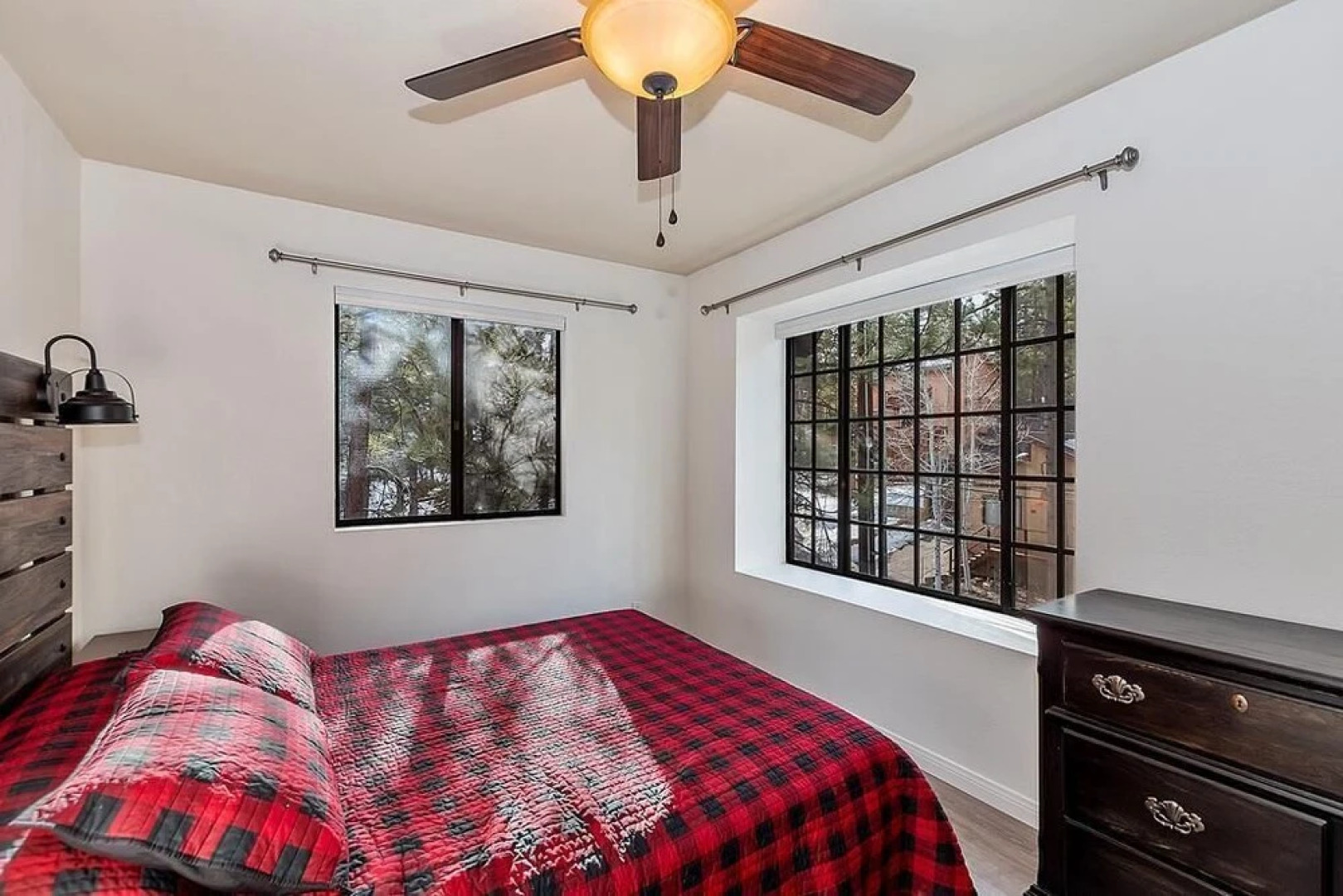 027 - Gold Mountain Getaway