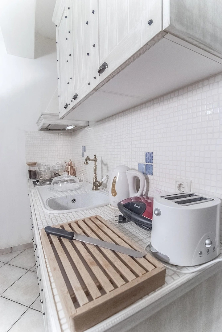 Ostra Menalon Luxury Suites