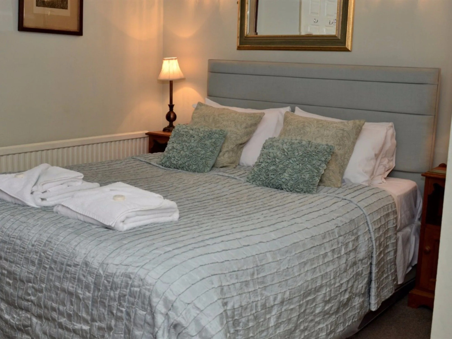 The White Horse & Griffin