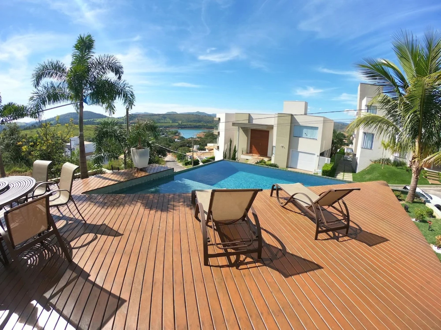 Casa de Luxo em Escarpas com 5 suítes