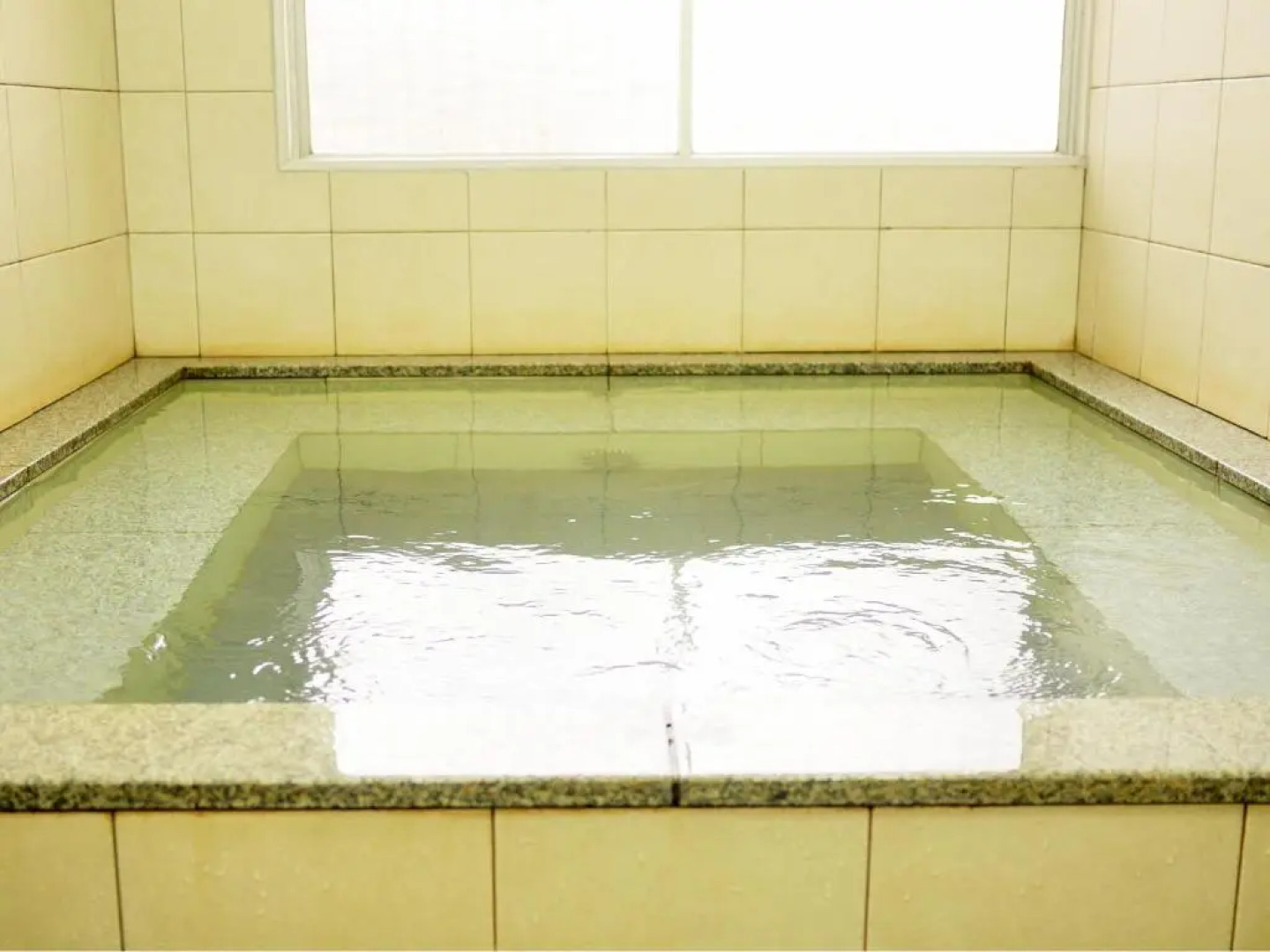 Hiroshima Peace Hotel - Hostel