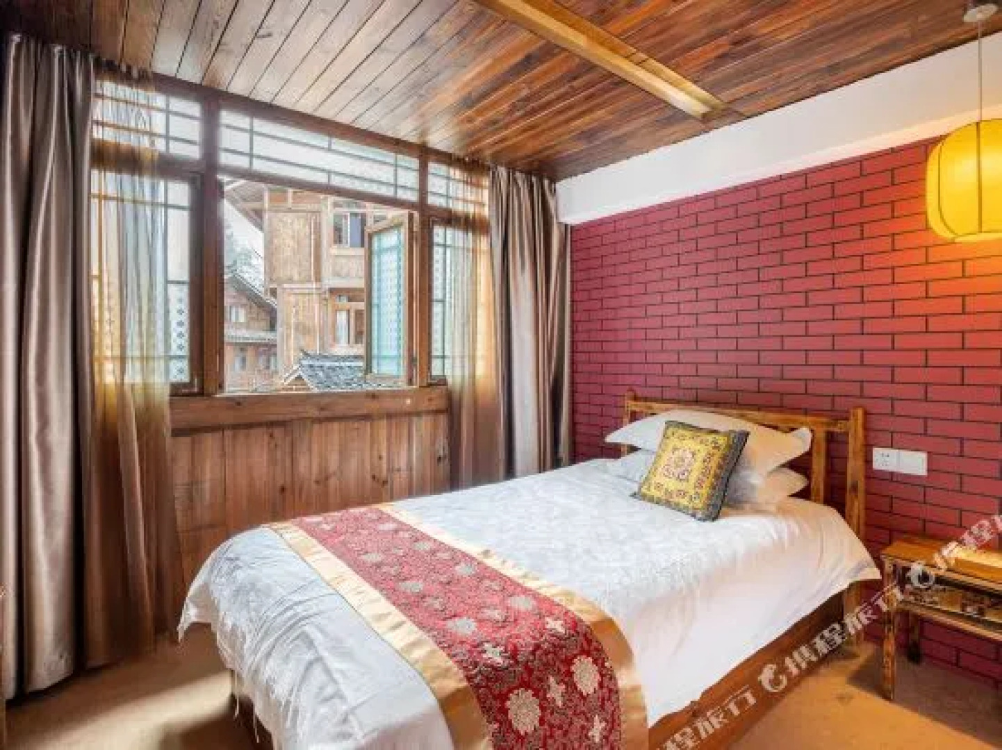 Liping Elephants Family Hotel