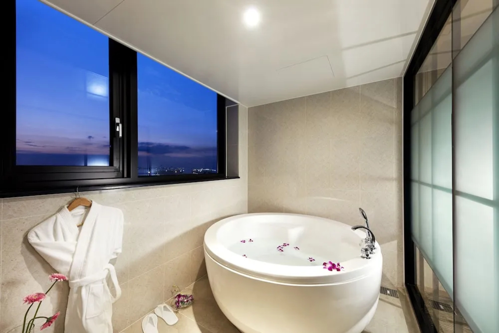 Ramada Encore by Wyndham Pyeongtaek