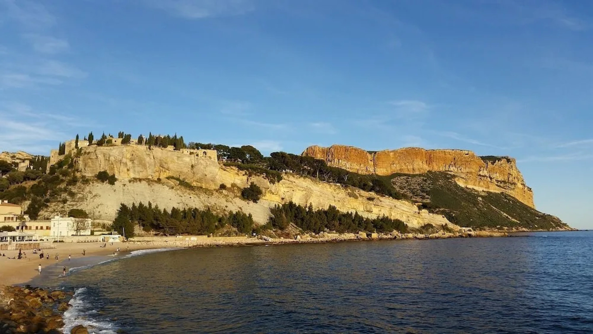 Rare - Escale Bicolore à 16km de Cassis