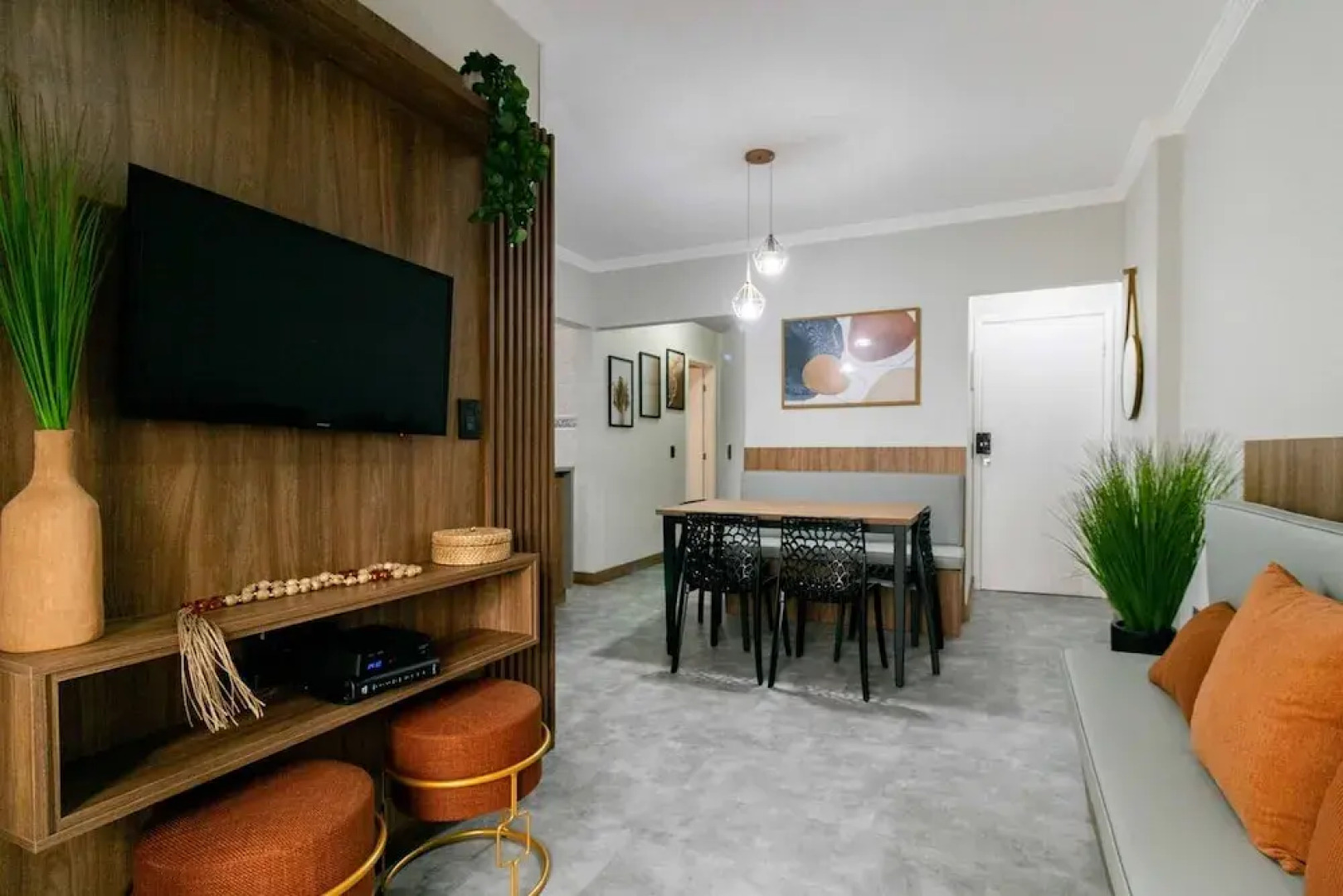 Apto a 500m da Praia Canto do Forte - Praia Grande