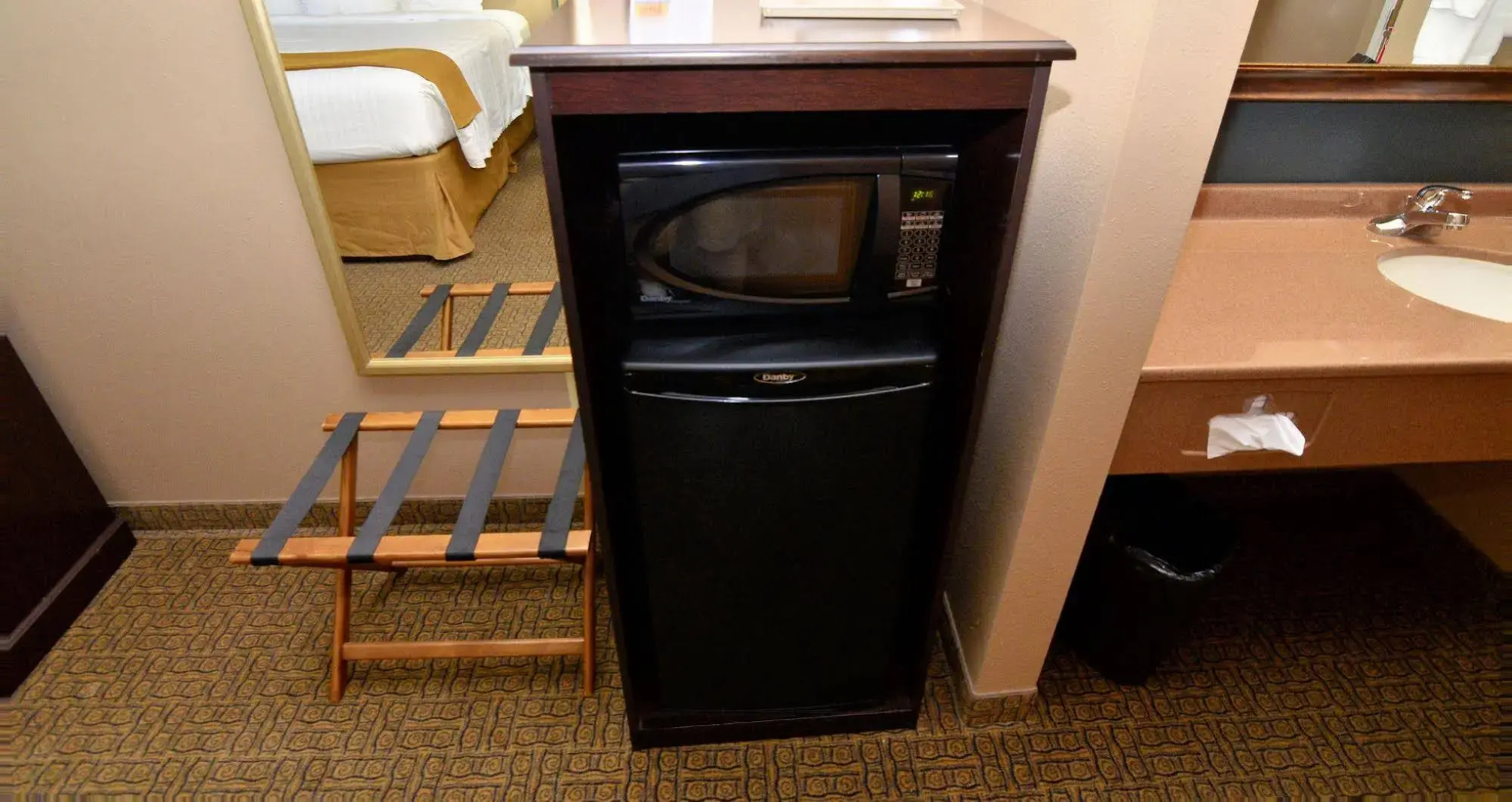 Cobblestone Inn & Suites - Denison Majestic Hills