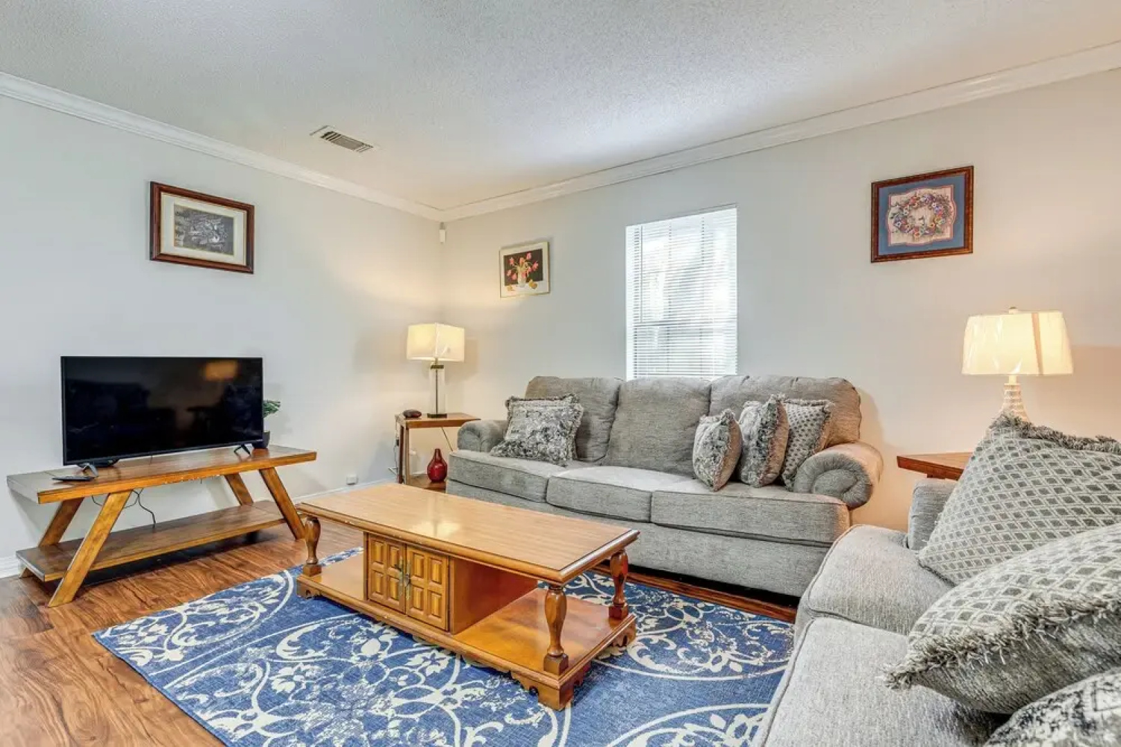 Charming Satsuma Home ~ 14 Mi to Mobile!