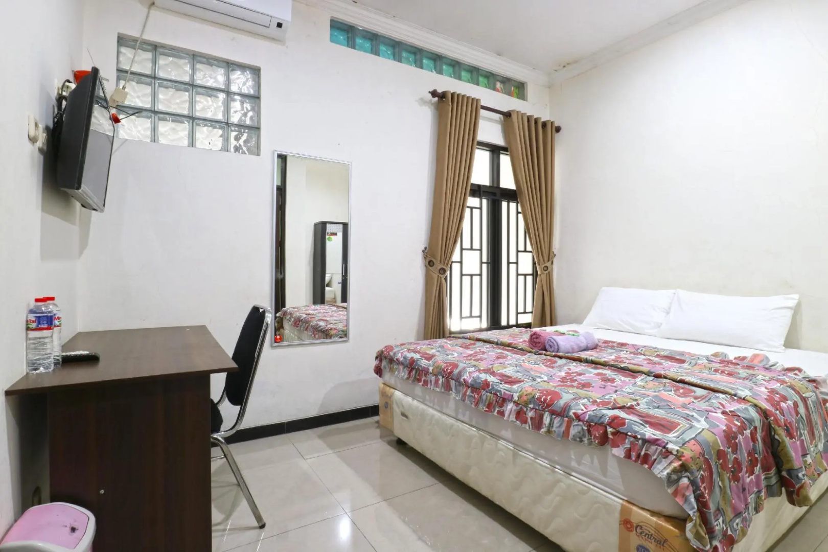 Saloka Guest House by ZUZU