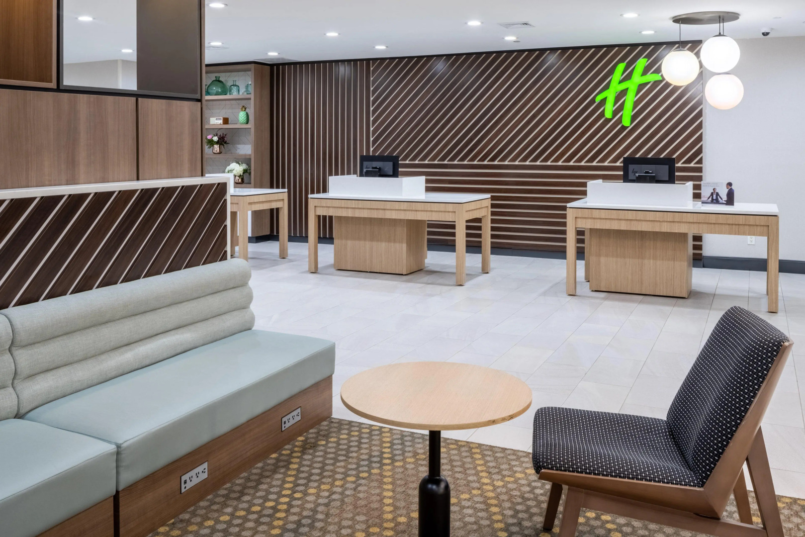 Holiday Inn Long Island-Islip Arpt East by IHG