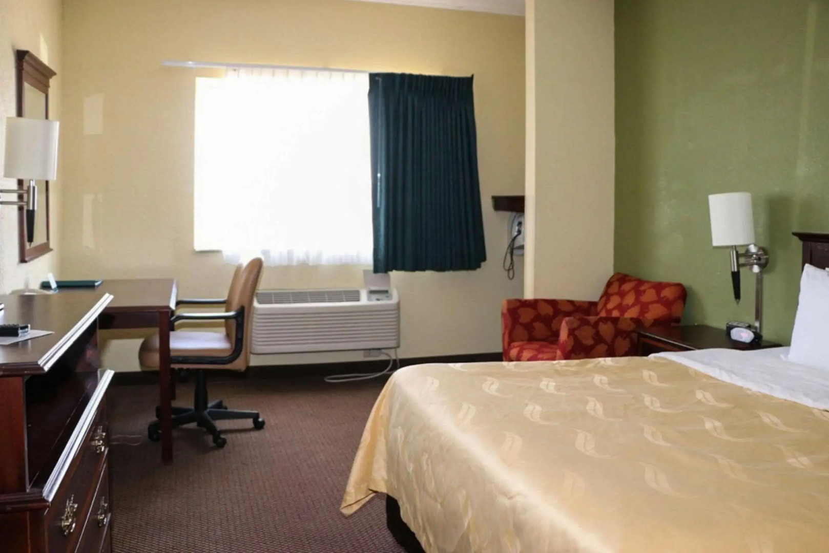 Quality Inn Evansville Eastland Area
