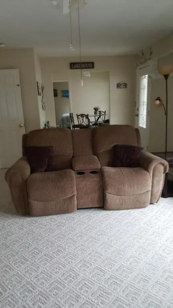 Lake Vacation Home 4 bedrooms 3 baths boat dock slip on the Lake