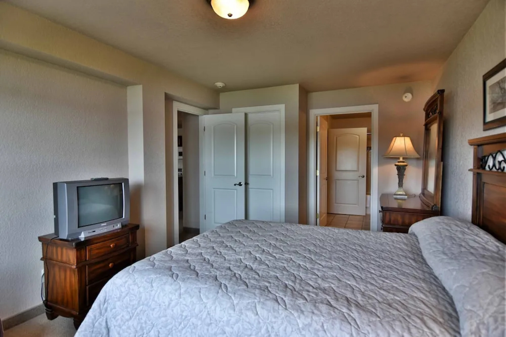 Unit 302 2 BD/ 2 BA Condo