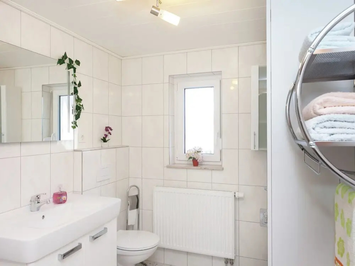 Apartment Near Eisenach With a Separate Entrance and Covered Terrace