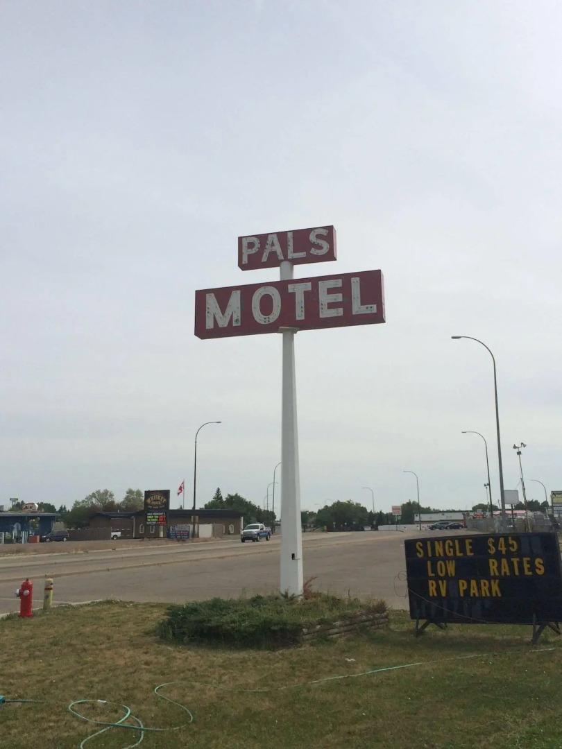 Pal's Motel