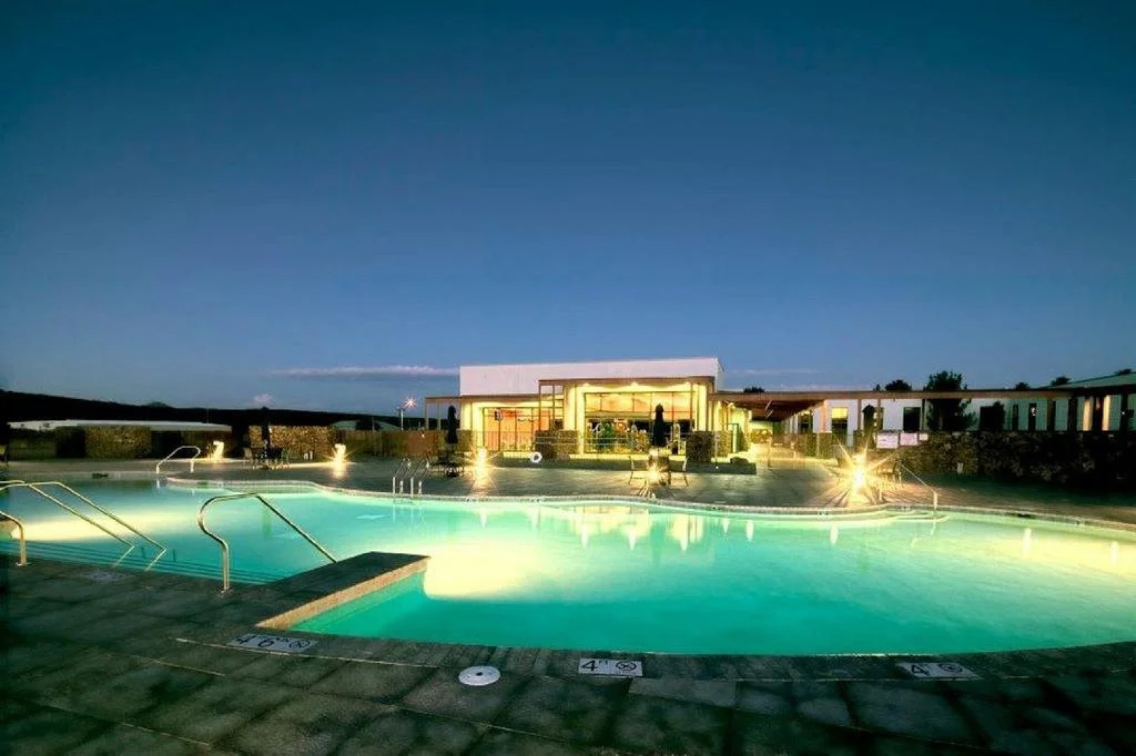 Apache Gold Resort Hotel