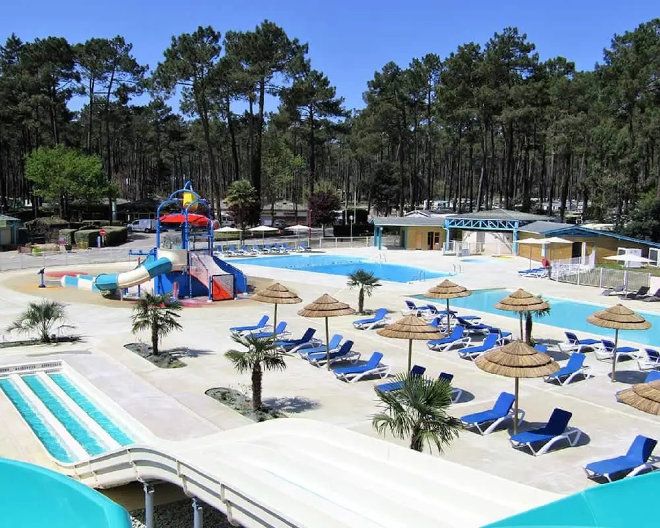 Property With 3 Bedrooms in Saint-julien-en-born, With Shared Pool, Furnished Garden and Wifi - 4 km From the Beach