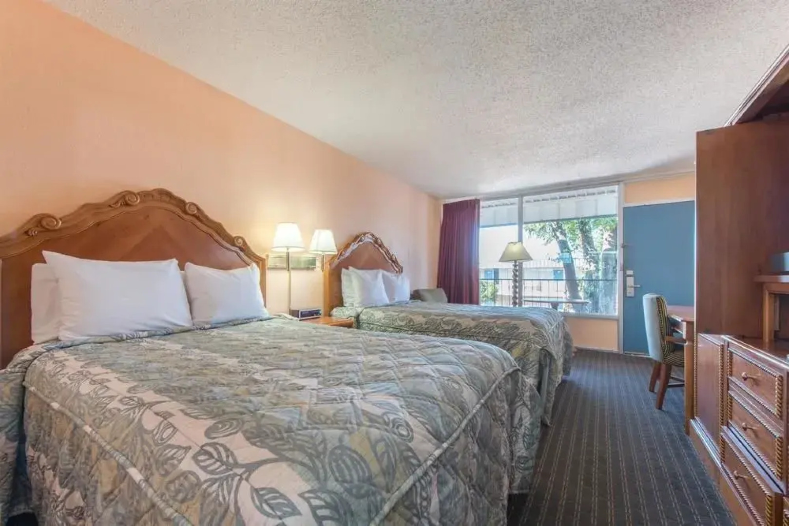 Castle inn & suites by OYO Lawton